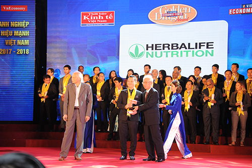 Herbalife Việt Nam nhận Giải thưởng Rồng Vàng 2018 ảnh 1